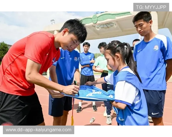 职业球员是否愿意参与社会公益教学项目,职业球员会买球吗 职业球员是否愿意参与社会公益教学项目,职业球员会买球吗
