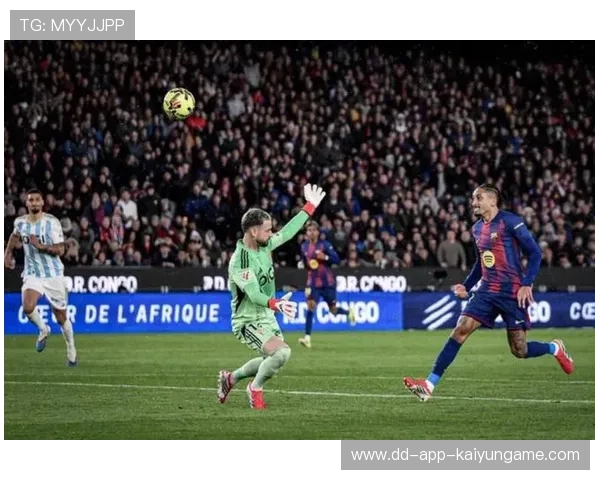 亚马尔内切兜射中柱，巴萨差点扩大优势